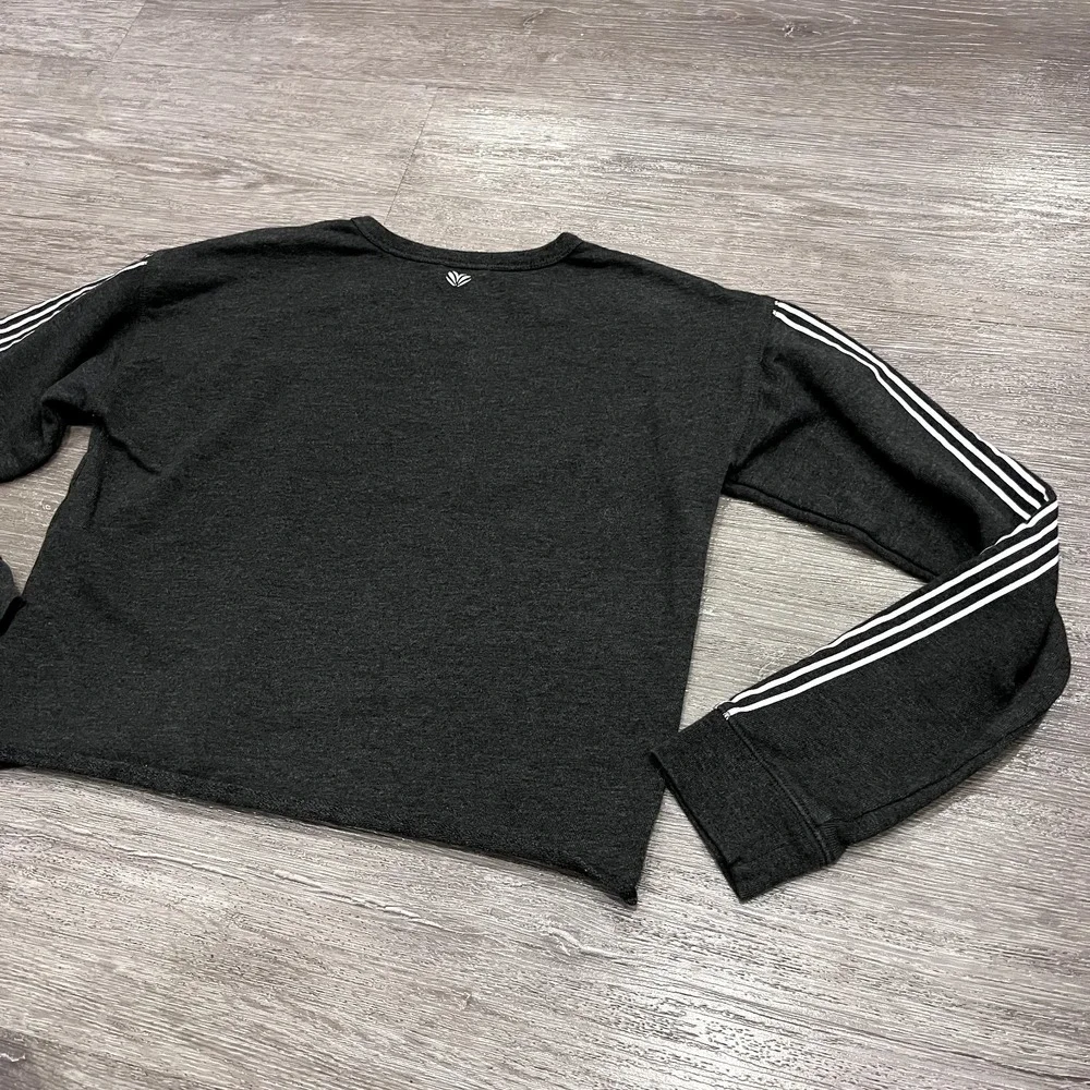 Forever 21‎ Shirt Women's Small Gray Long Sleeve Cropped Casual  Pullover - Picture 8 of 12